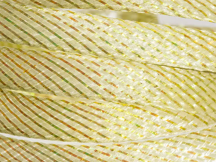 MAGIC PEARL MYLAR hotfly - 100 cm - light olive pearl